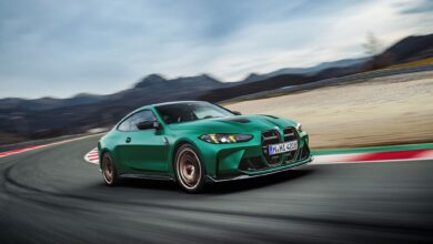 BMW schärft den M4 nach: Der neue M4 CS mit 550 PS und optimiertem Fahrwerk lässt Sportwagenherzen höher schlagen.