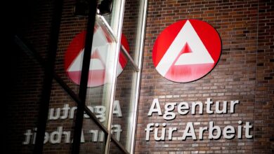 Bürgergeld gekürzt worden? Wer mit der Entscheidung des Jobcenters nicht einverstanden ist, sollte sich an seinen Berater wenden.