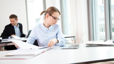 Ein Schlüssel für gelungene Zusammenarbeit liegt darin, sich auf gemeinsame Ziele zu konzentrieren, anstatt auf persönliche Beziehungen zwischen Kollegen.