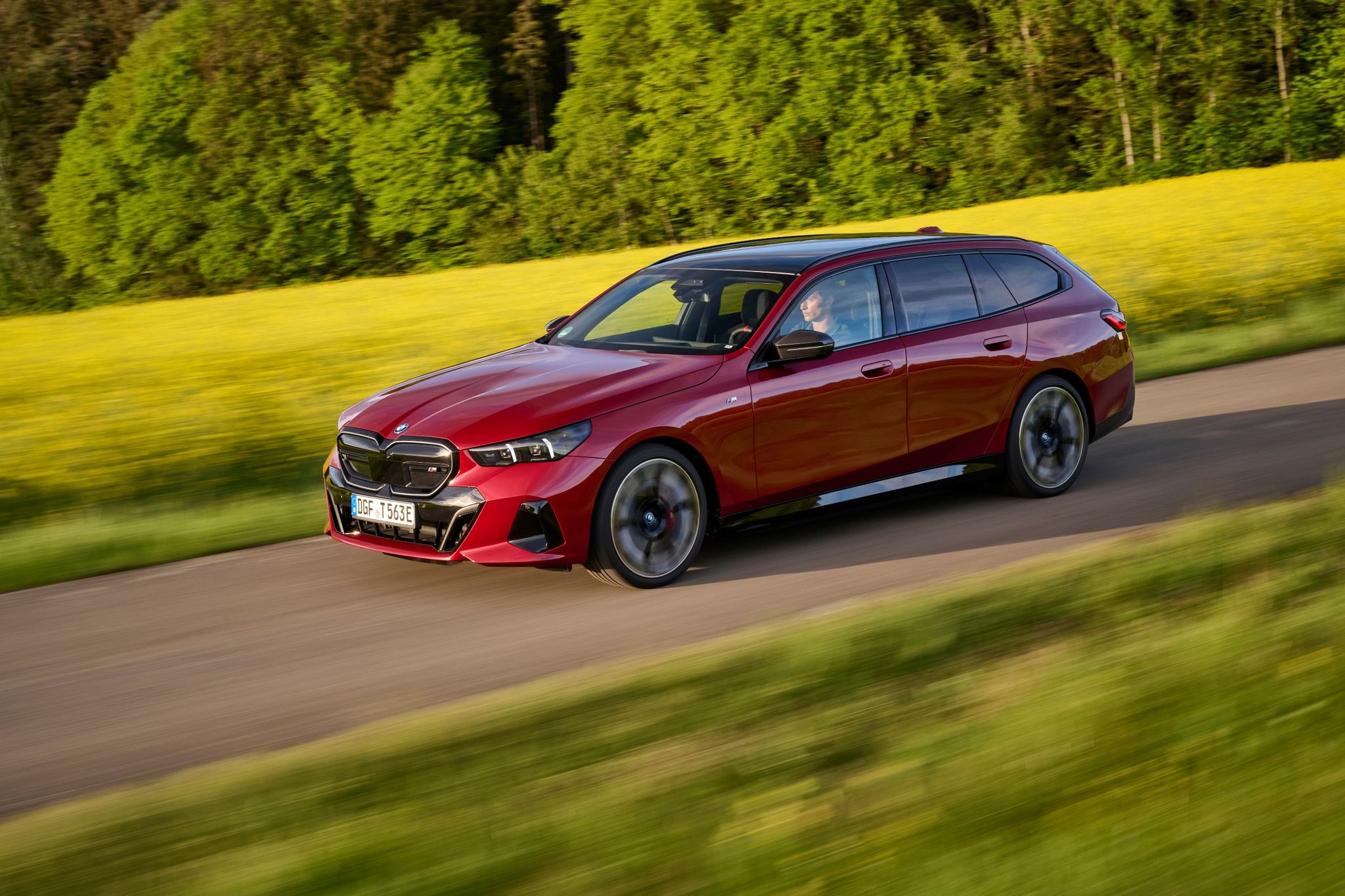 Für einen Aufpreis von 2000 Euro gibt es den BMW Touring als einen der ersten seiner Art auch mit reinem Elektroantrieb.