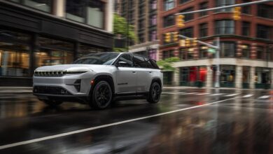 Jeep elektrifiziert sein Flaggschiff und bringt den Wagoneer S voraussichtlich 2025 nach Deutschland.