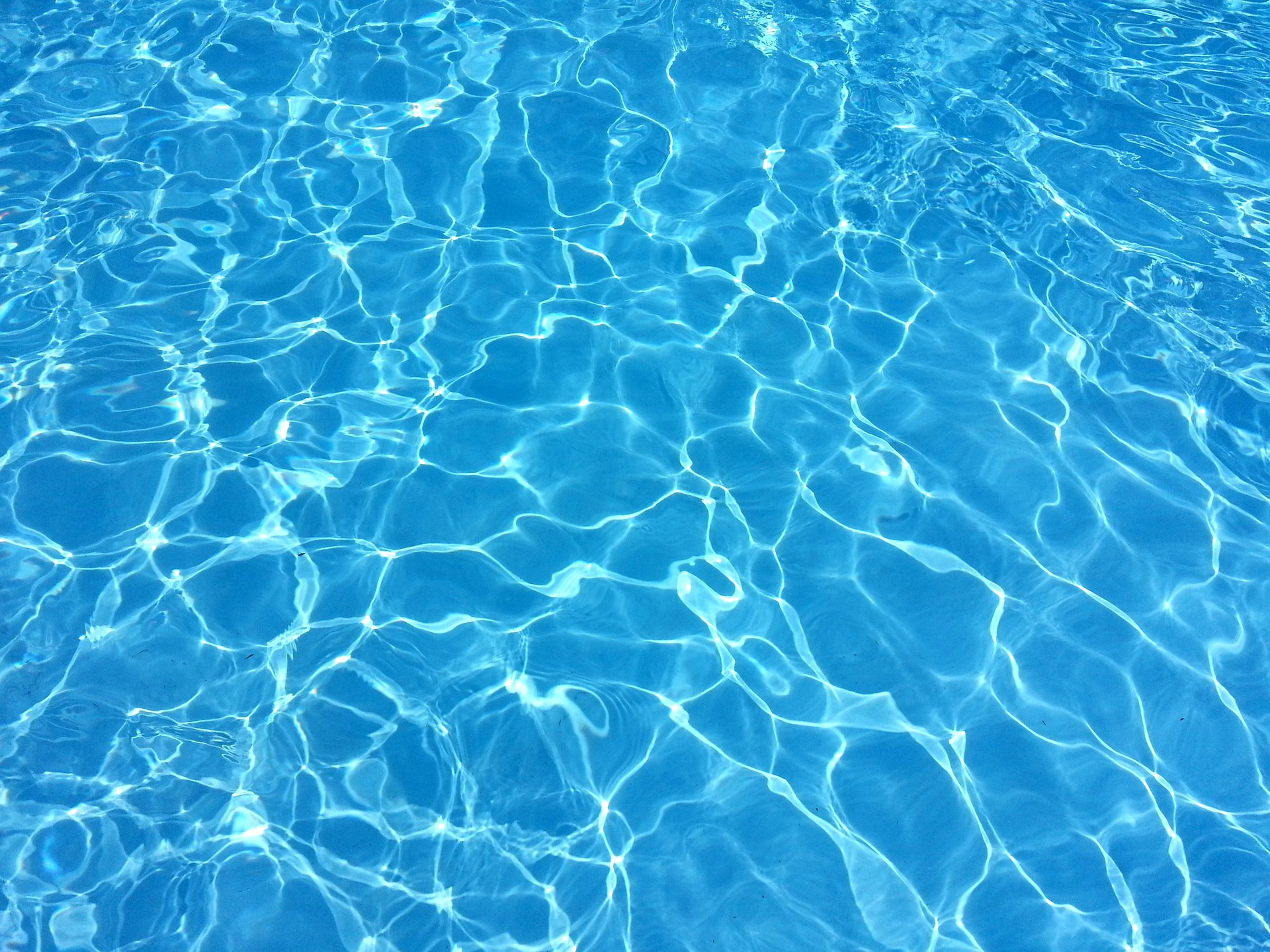 ine hochwertige Whirlpool-Abdeckung kann bei angemessener Pflege mehr als 5 Jahre halten. Bild: pixabay/Charles Rondeau