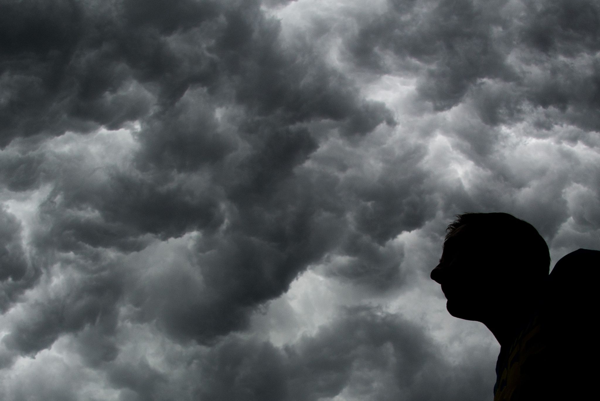 «Gewitter im Kopf»: Die meisten von Tourette betroffenen Menschen haben ein Art Vorgefühl vor einem Tic.