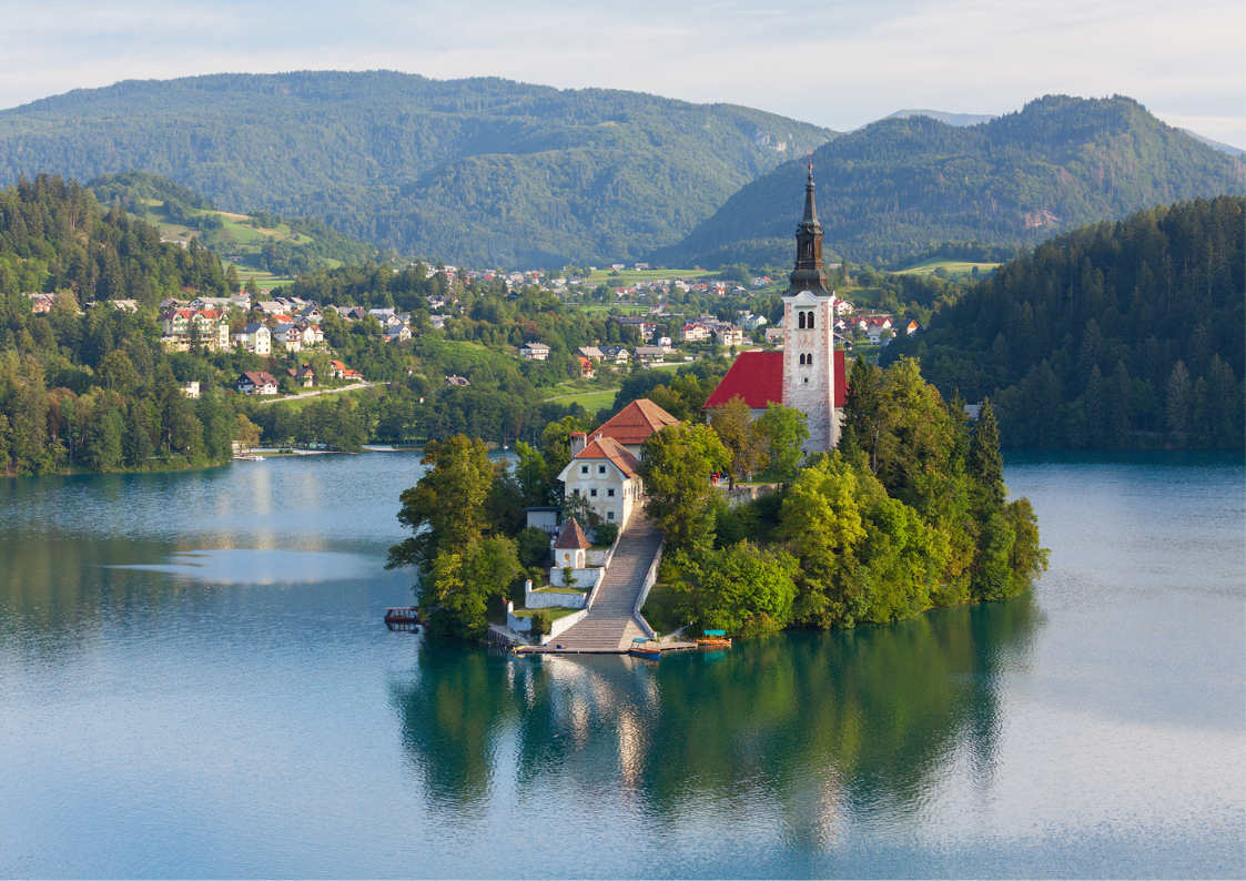 Blick auf den Bleder See. Bild: Canva