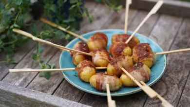 «Grillinge»: Das ist die Bezeichnung für in Speck eingerollte und am Spieß gegrillte Drillinge.