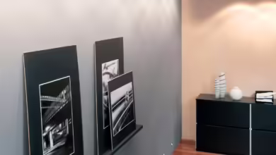 Angestrahlte Bilder - zum Beispiel durch Spots - ziehen die Aufmerksamkeit auf sich und tragen zu einer angenehmen Lichtstimmung im Raum bei.