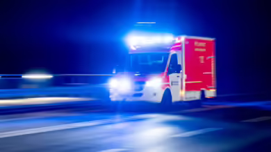 Damit im Notfall schnell jemand vor Ort ist, leisten Sanitäter Bereitschaftsdienste.