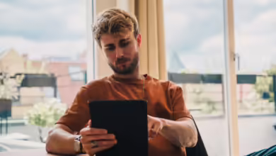 Swipe nach rechts - und bestenfalls ist es ein Match. Für viele ist Online-Dating Alltag.