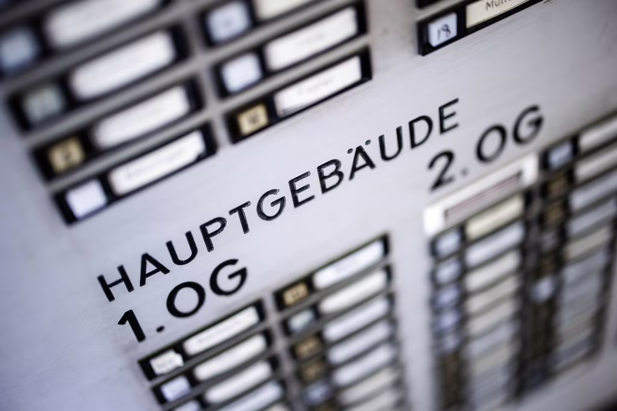 Klingelschilder An Einem Wohngebäude In München