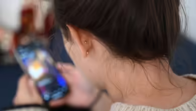 Swipen, klicken, switchen: Das ständige Wechseln zwischen Inhalten kann Langeweile verstärken anstatt sie zu vertreiben.