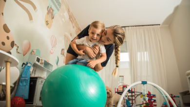 Mutter Spielt Mit Ihrem Sohn