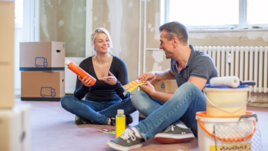 Pärchen Beim Renovieren Einer Wohnung