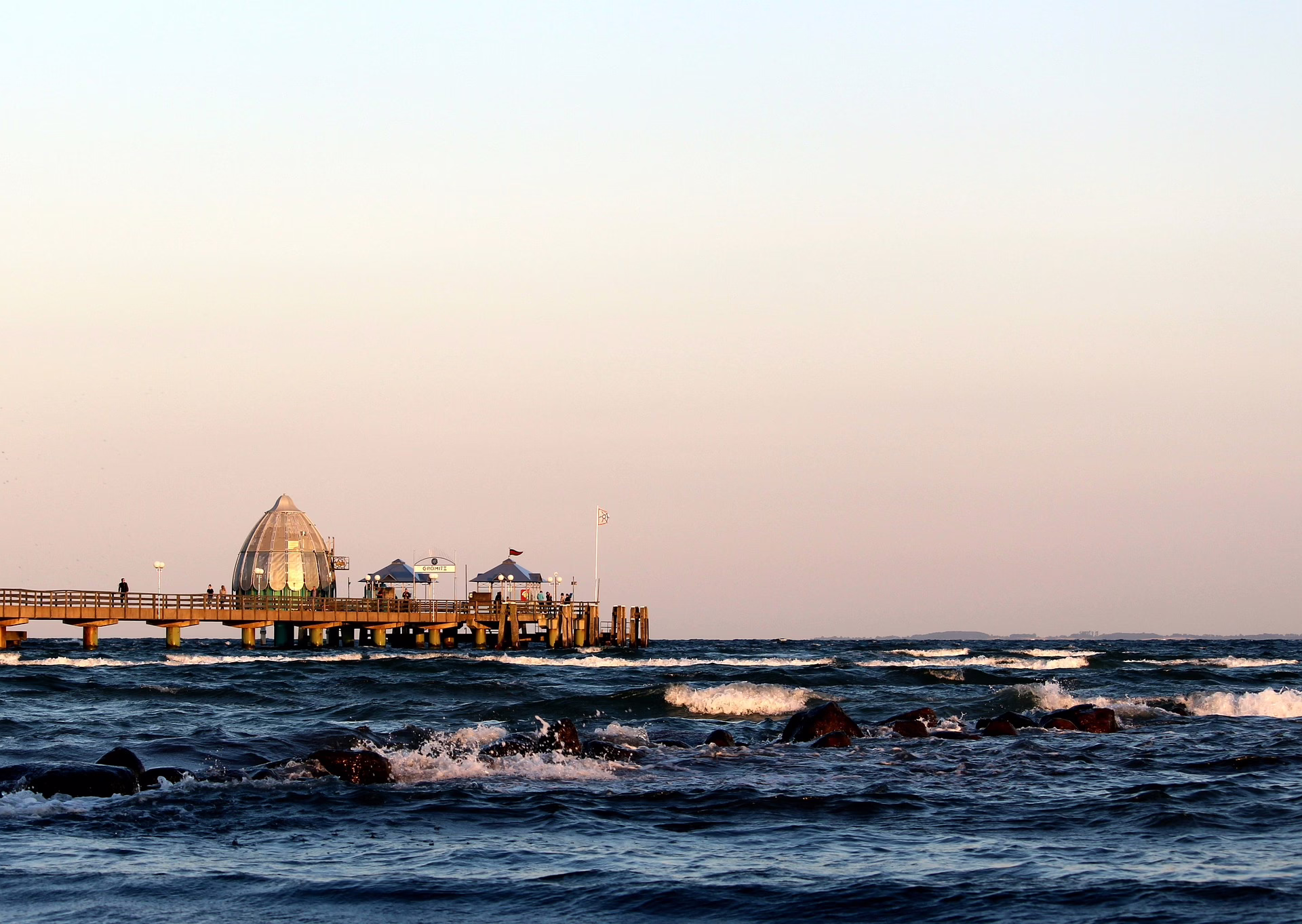 Ein Pier in Grömitz. Bild: Pixabay/Lolame