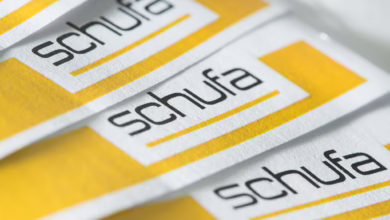 Das Schufa Logo Auf Papierbogen