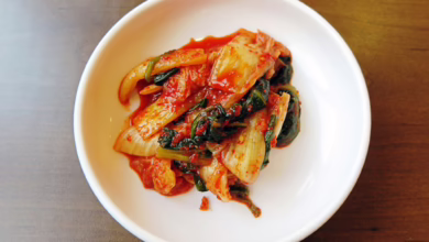 Kimchi Ist Auf Einem Teller Zu Sehen