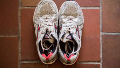 Laufschuhe Stehen In Einem Hausflur