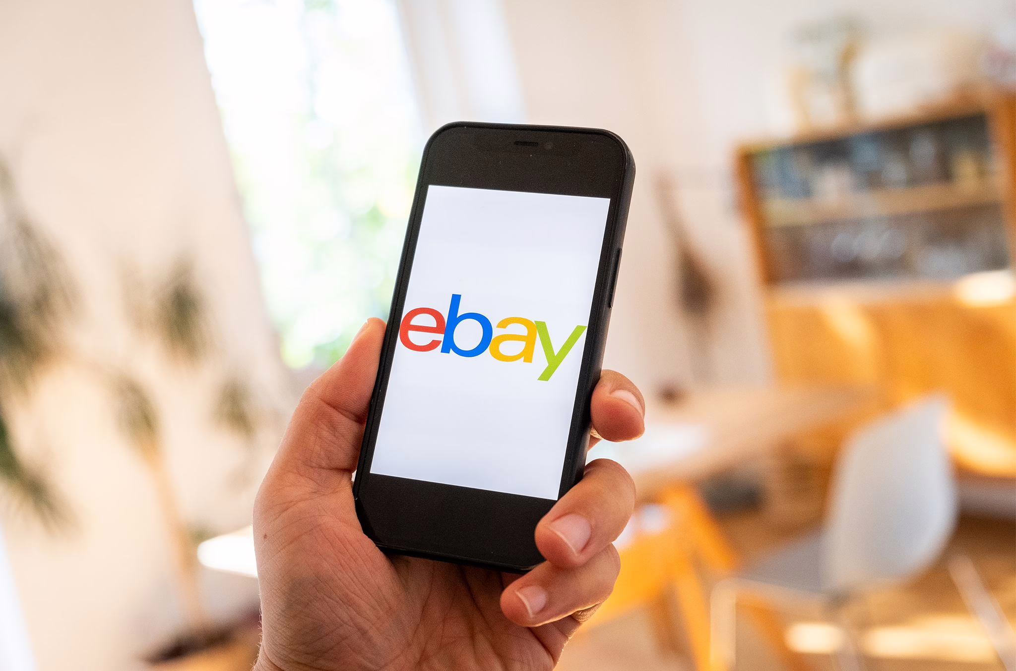 Ebay Logo Ist Auf Einem Smartphone Zu Sehen