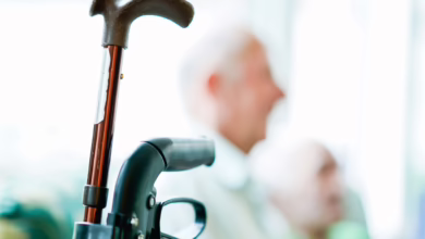 Gehhilfen Sind In Einer Wohn Pflege Gemeinschaft