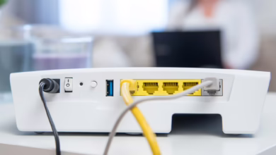 Rückseite Eines Routers Ist In Einer Wohnung Zu Sehen