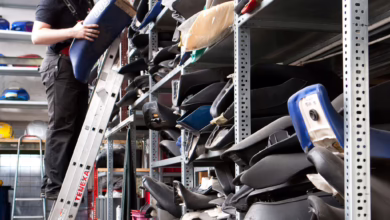 Lager Mit Regalen In Einer Werkstatt