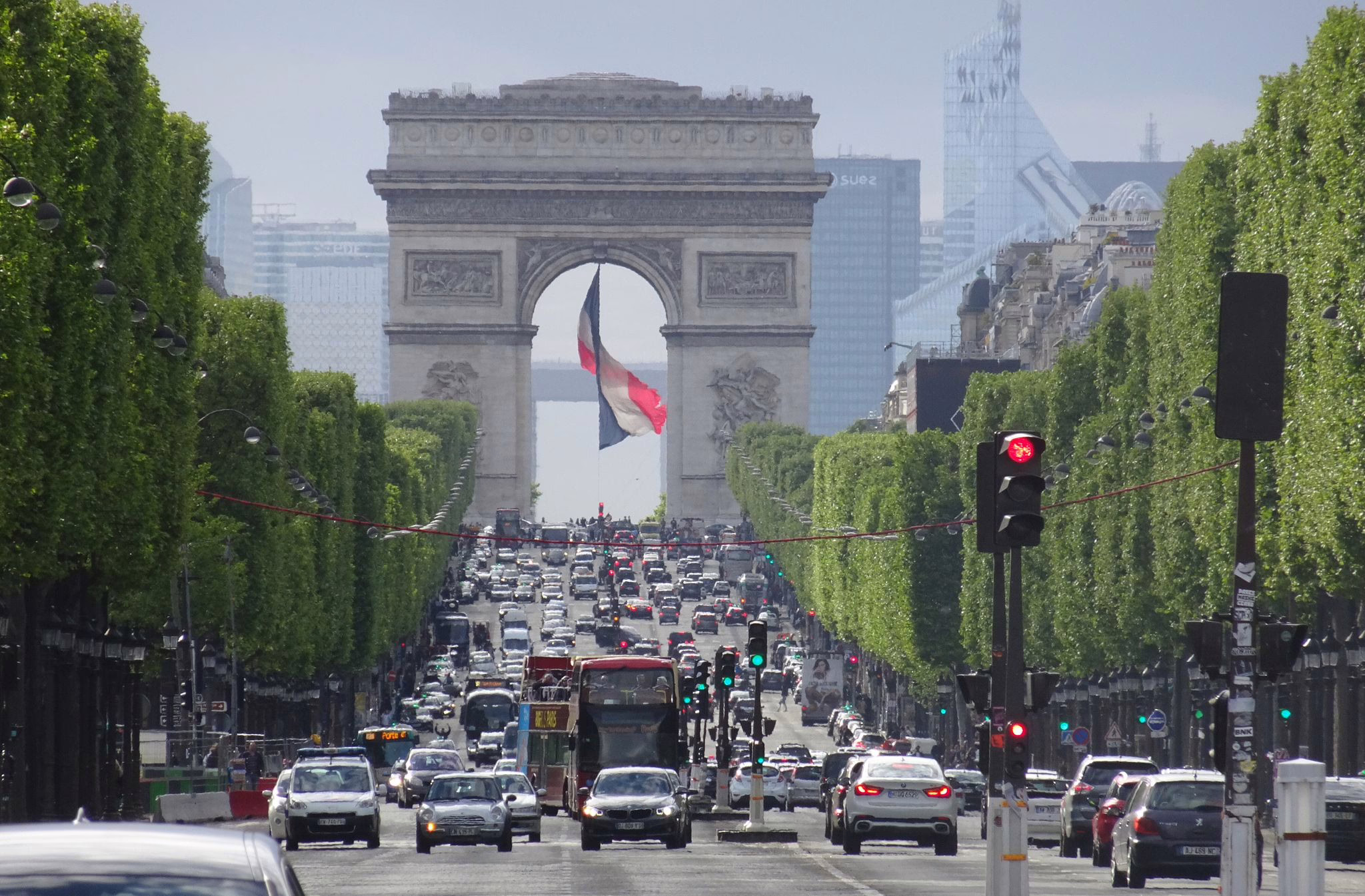 Champs Elysées Mit Blick Auf Triumphbogen In Paris