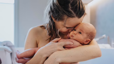 Mutter Und Säugling In Einer Badewanne