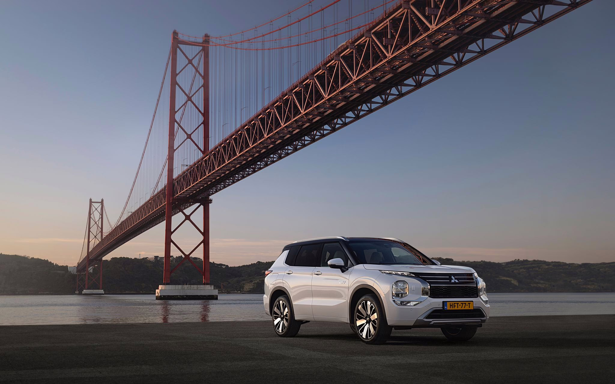 Seitenansicht Mitsubishi Outlander