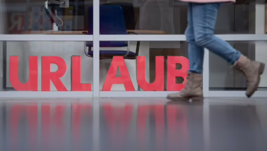 Großbuchstaben Bilden Das Wort «urlaub»