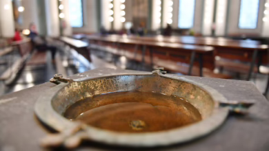 Taufbecken In Einer Kathedrale