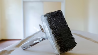 Tapezierpinsel Liegt In Einer Wohnung