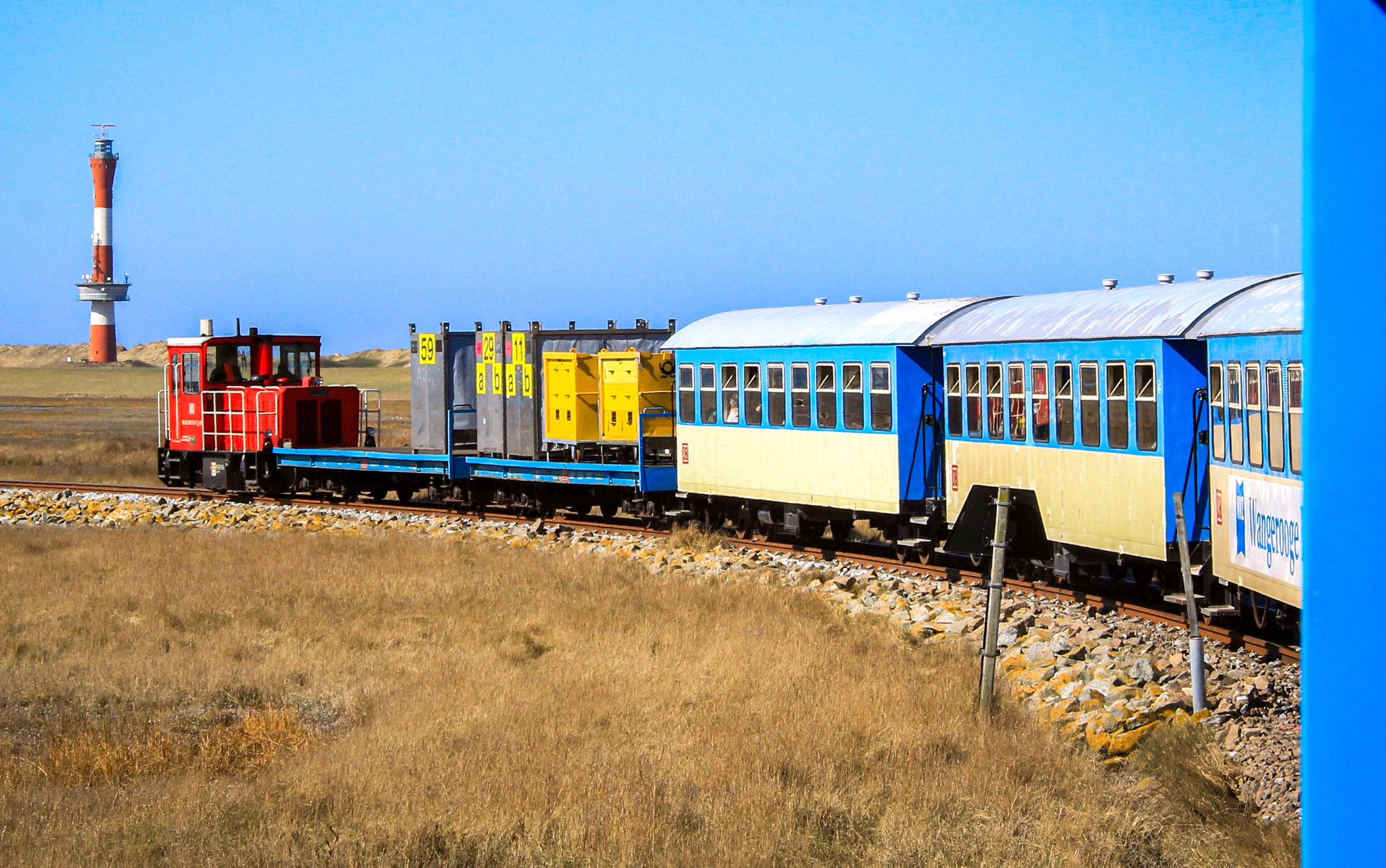 Inselbahn In Den Salzwiesen