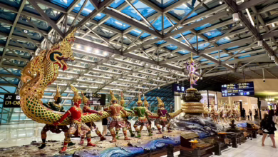 Skulptur Im Suvarnabhumi Flughafen In Bangkok
