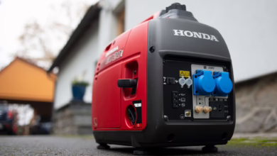 Ein Mobiler Geenrator Steht Vor Einem Haus