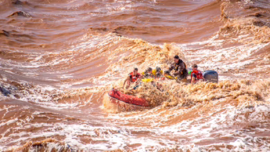 Touristen Beim «tidal Bore Rafting»