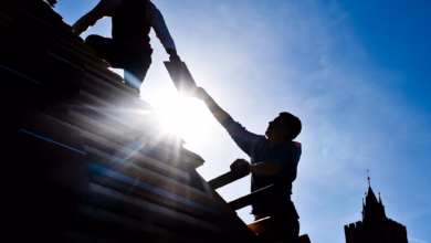 Dachdecker Bei Der Arbeit