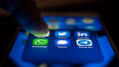 Whatsapp Ist Auf Dem Display Eines Smartphones Zu Sehen
