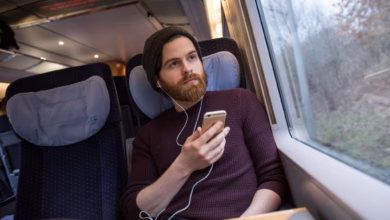 Mann Sitzt In Einem Ice