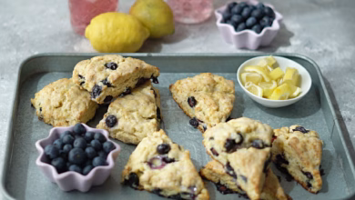 Blaubeer Scones Auf Einem Tablett