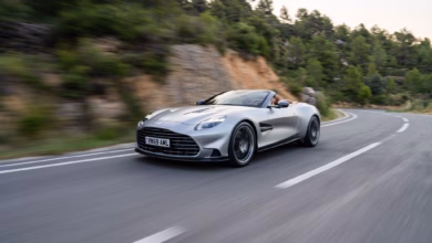 Aston martin vanquish volante