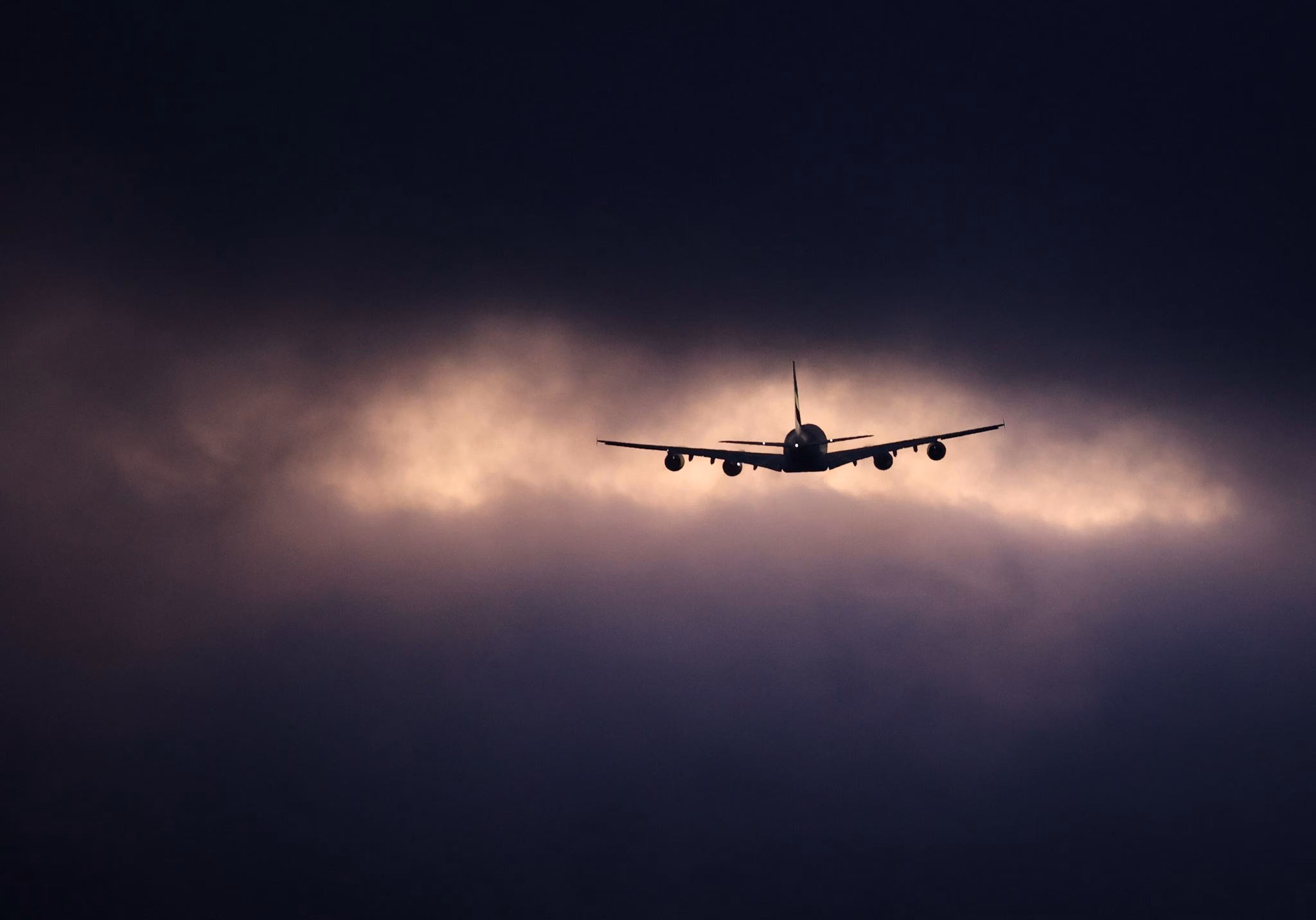 Ein Flugzeug Im Himmel