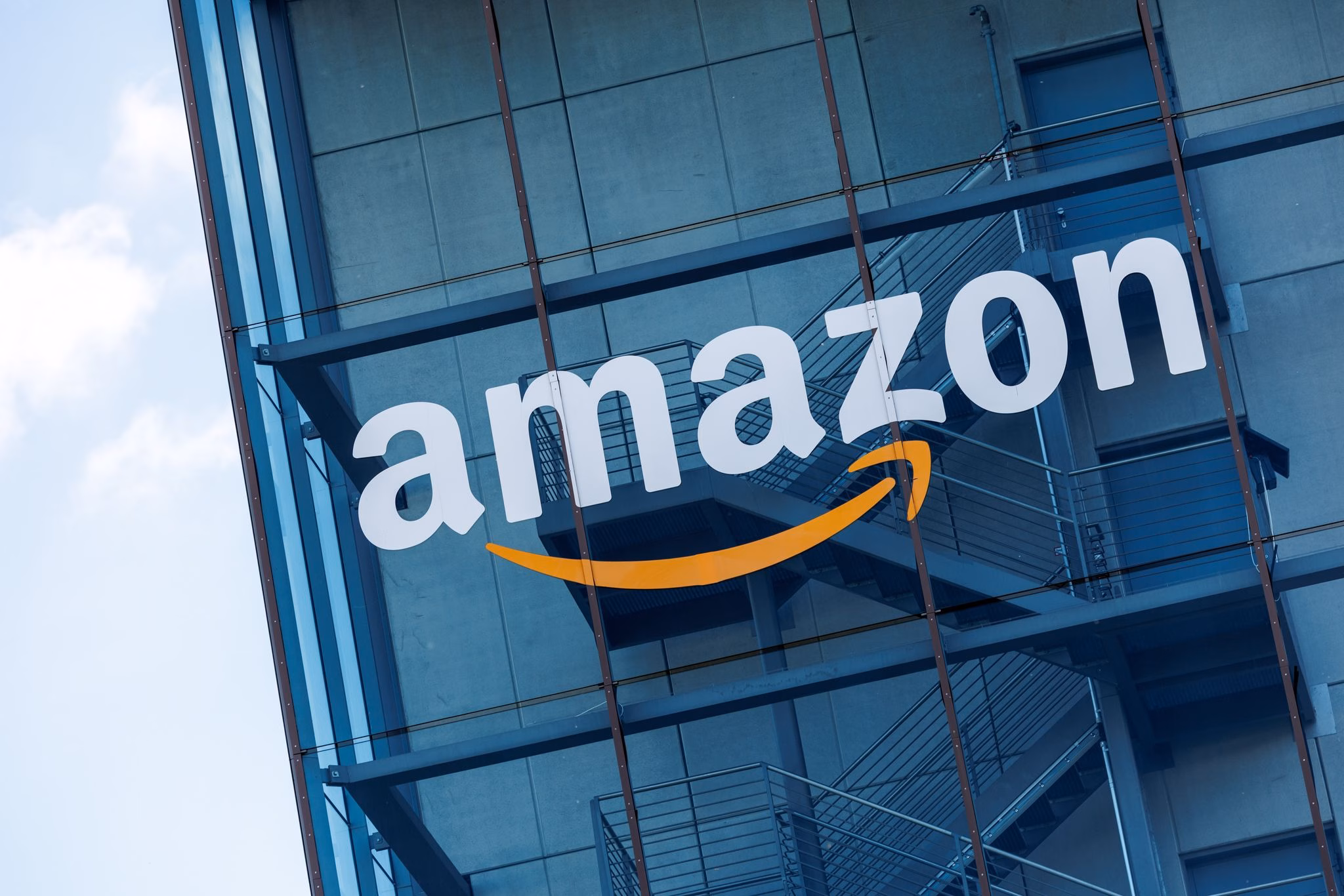Außenaufnahme Vom Deutschen Amazon Hauptsitz