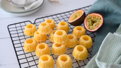 Mini guglhupf mit passionsfrucht und buttermilch