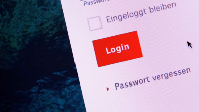 Login ist auf dem dislay eines laptops zu sehen