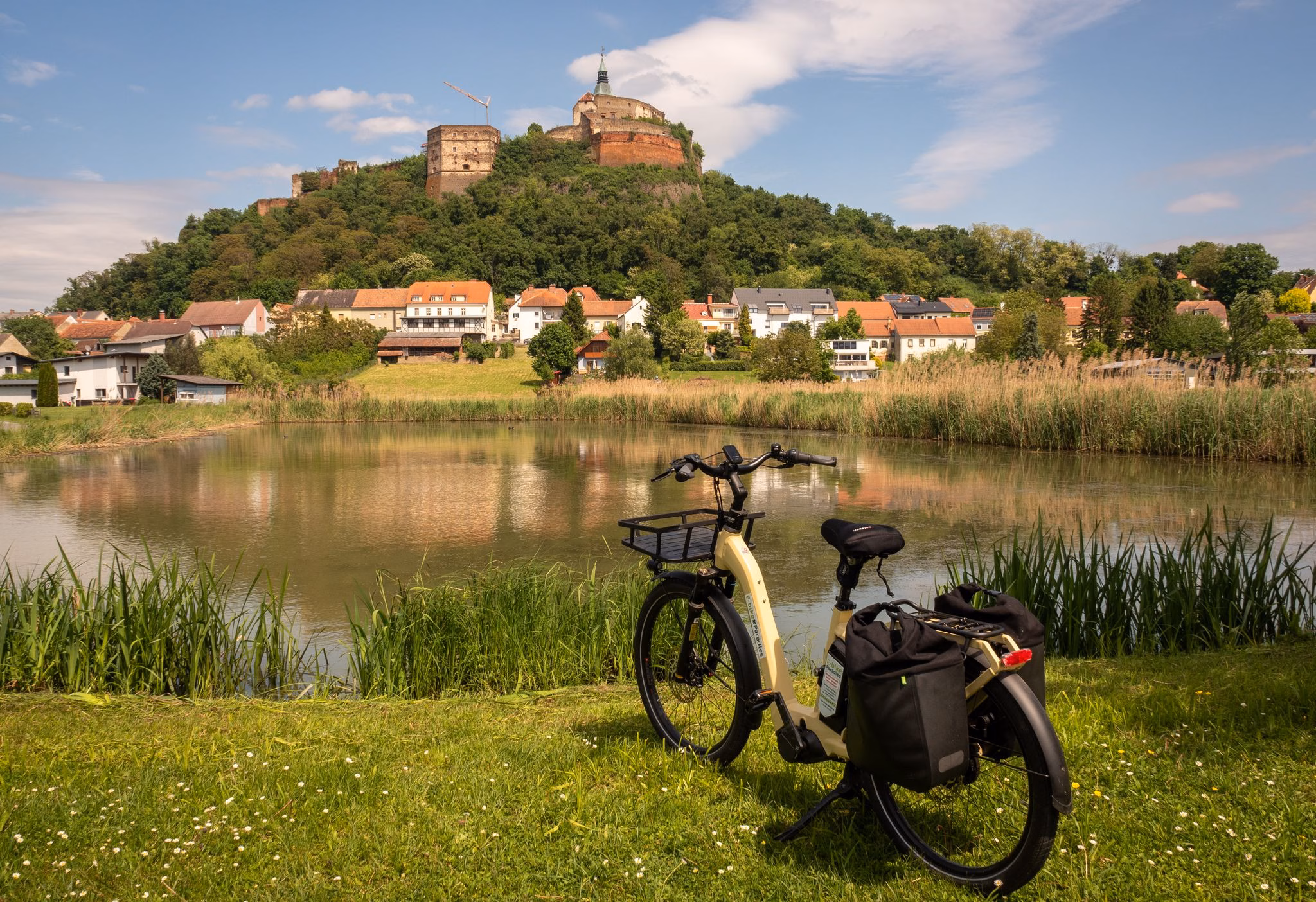 Blick zur burg güssing