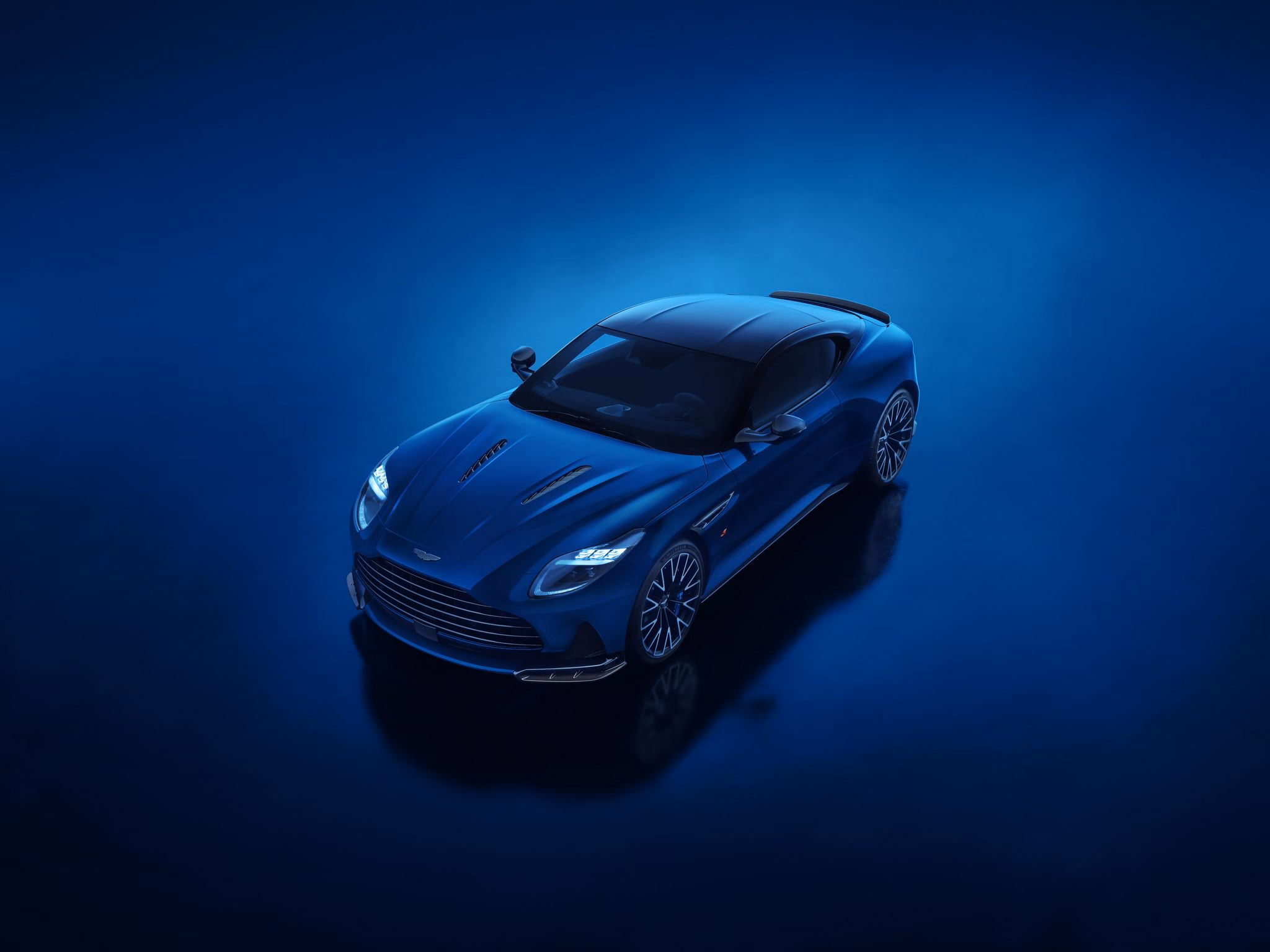 Der neue aston martin db12 s