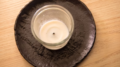 Kerzenwachs ist in einem dekoglas zu sehen